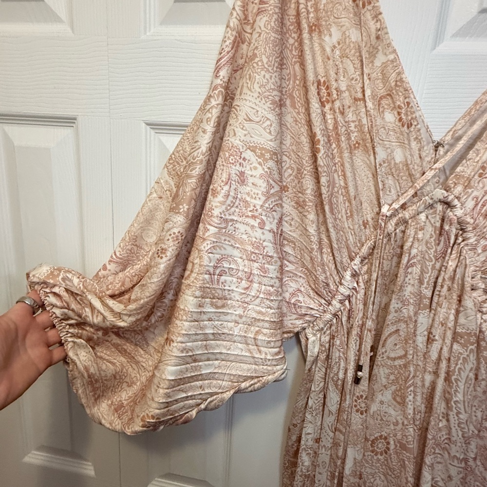 Free People Paisley Print Deep V Mini Dress M Blush Boho Bell Sleeve - Picture 4 of 8